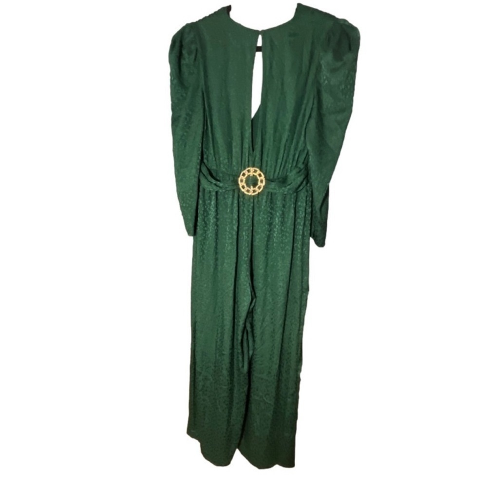Elegant Green Jumpsuit with Gold Accent